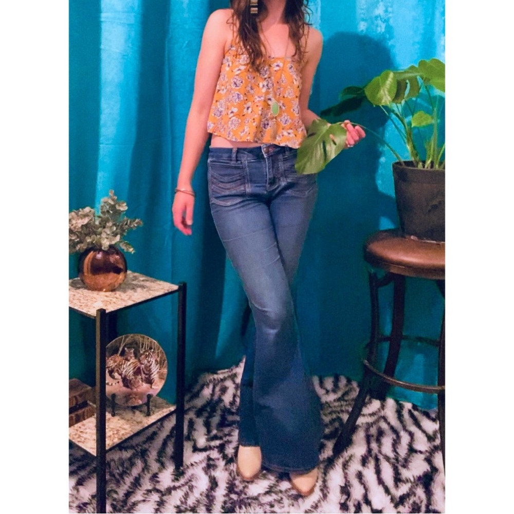 Short & Sweet 🍭🌻
Yellow Cropped Floral Tank Top